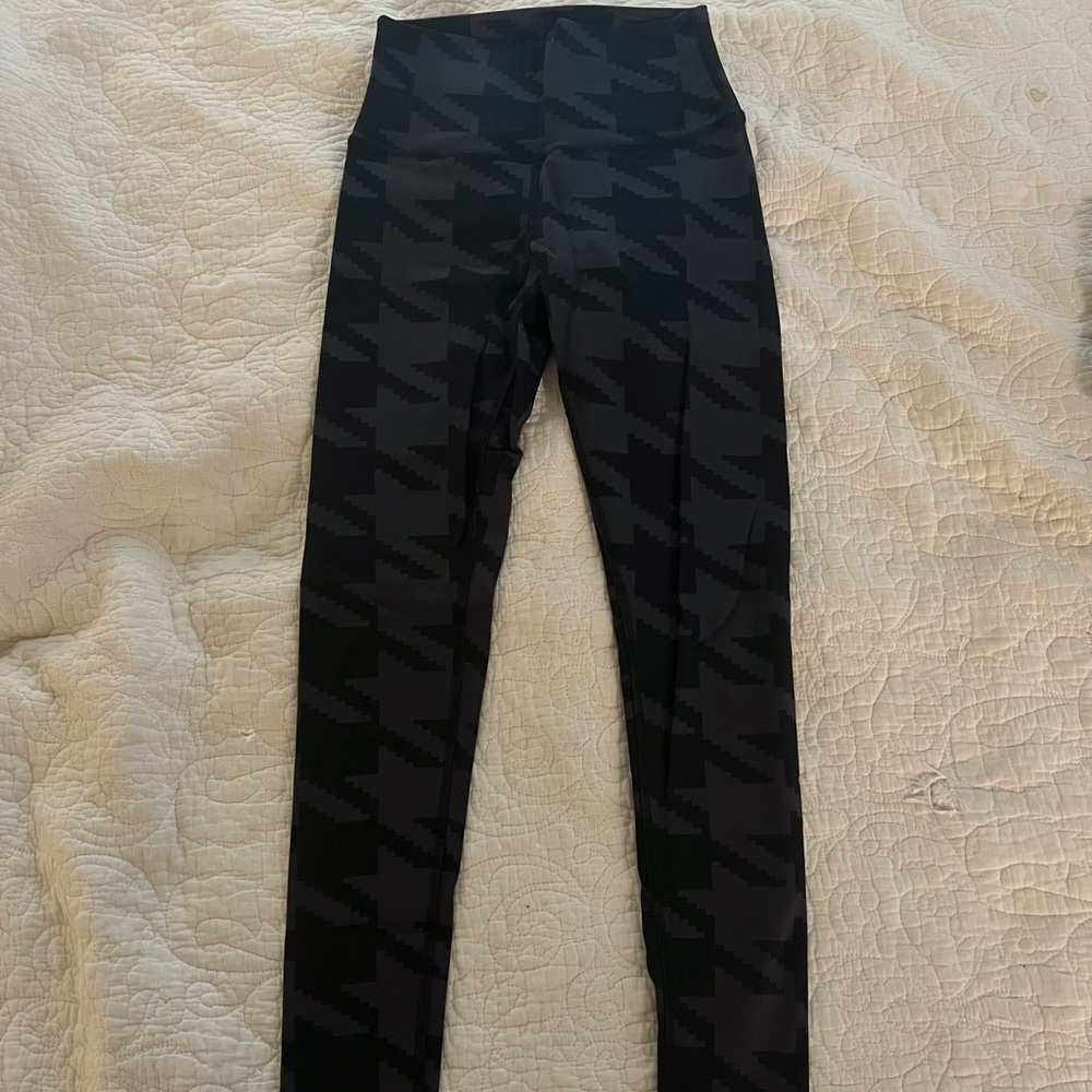 Alo Yoga Airbrush Legging - Picture 2 of 3